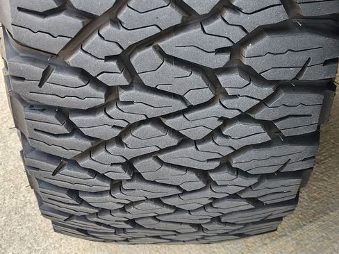 Used 2023 Ford Bronco Badlands image 11