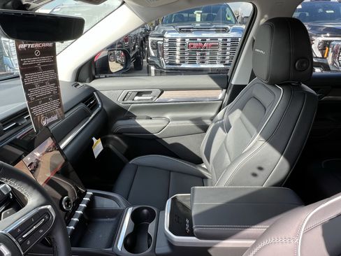 New 2026 GMC Terrain Denali w/ LPO, Floor Liner Package image 23