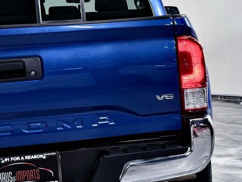 Used 2016 Toyota Tacoma SR5 w/ SR5 Appearance Package (SN) image 14