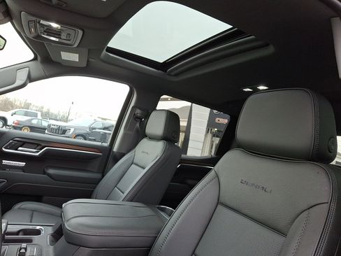 Certified 2026 GMC Sierra 1500 Denali w/ Denali Reserve Package image 15