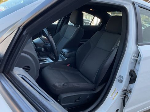 Used 2022 Dodge Charger SXT image 13