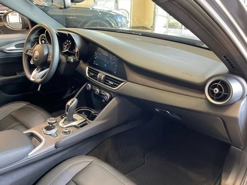 Used 2022 Alfa Romeo Giulia Ti w/ Active Assist Plus Package AWD/4WD image 19