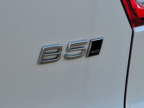 Certified 2024 Volvo XC40 B5 Core image 31
