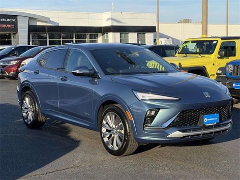 Used 2025 Buick Envista Avenir image 1
