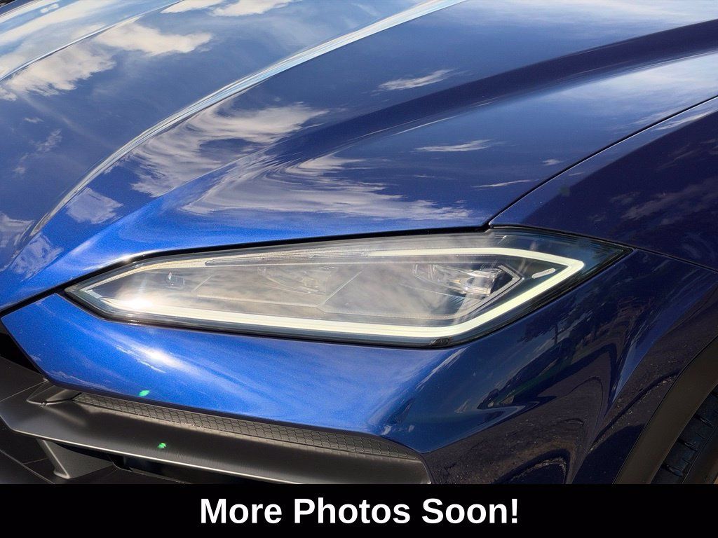 Used 2025 Lamborghini Urus SE AWD/4WD image 10