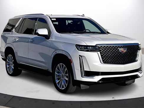 Used 2022 Cadillac Escalade Luxury image 2
