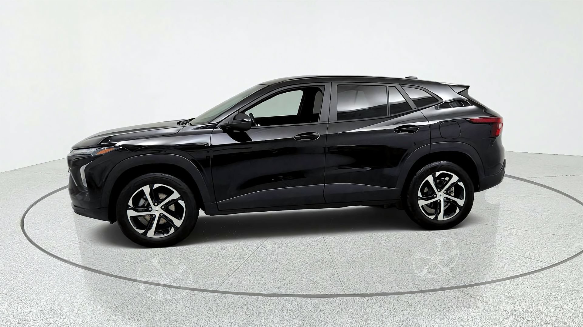 Certified 2024 Chevrolet Trax RS FWD image 2