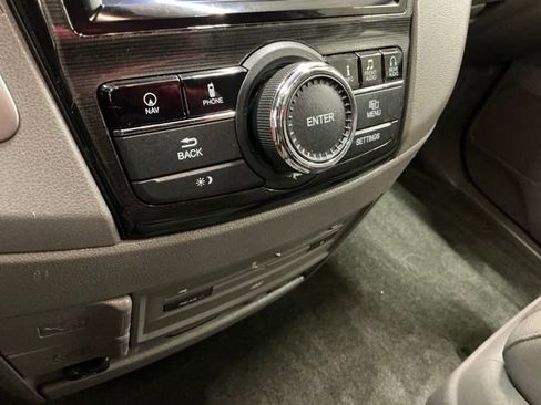 Used 2014 Honda Odyssey Touring image 25