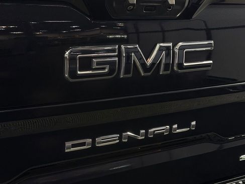 Used 2022 GMC Sierra 1500 Denali Ultimate AWD/4WD image 12
