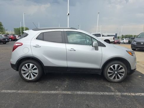 Used 2017 Buick Encore Essence FWD image 2