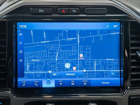 Used 2022 Ford F250 Lariat w/ Black Appearance Pkg image 31