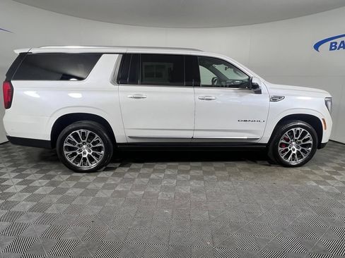 Used 2025 GMC Yukon XL Denali w/ Denali Reserve Package AWD/4WD image 7