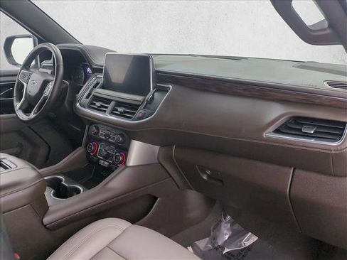 Used 2021 Chevrolet Suburban Z71 w/ Z71 Off-Road Package AWD/4WD image 24