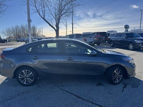 Used 2023 Kia Forte LXS image 9