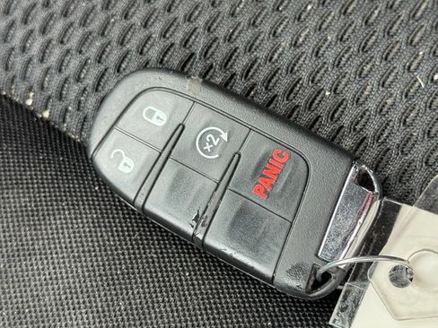 Used 2018 Jeep Renegade Altitude AWD/4WD image 17