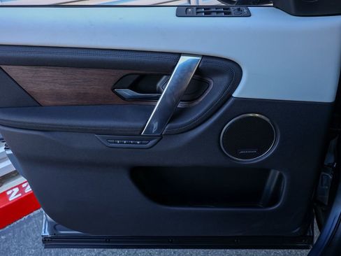 Used 2023 Land Rover Discovery Sport SE AWD/4WD image 22