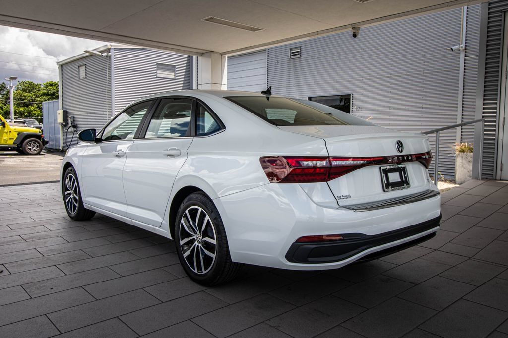 Certified 2026 Volkswagen Jetta SE FWD image 12