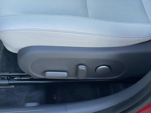 Certified 2025 Hyundai Kona SEL image 19