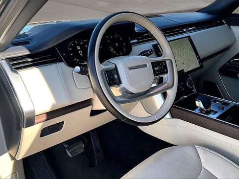 Used 2023 Land Rover Range Rover Autobiography image 13