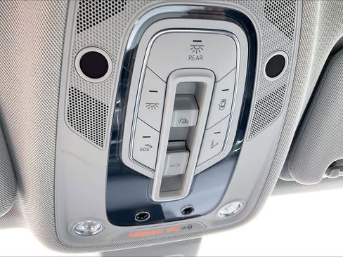 Used 2017 Audi Q7 3.0T Premium Plus w/ Premium Plus Package image 32