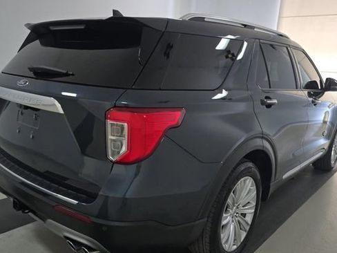 Used 2023 Ford Explorer King Ranch w/ Technology Package image 3