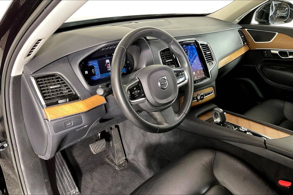 Used 2023 Volvo XC90 B6 Plus w/ Protection Package Premier AWD/4WD image 14