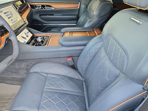 Used 2023 Jeep Grand Wagoneer L Series III w/ HD Trailer Tow Package image 10