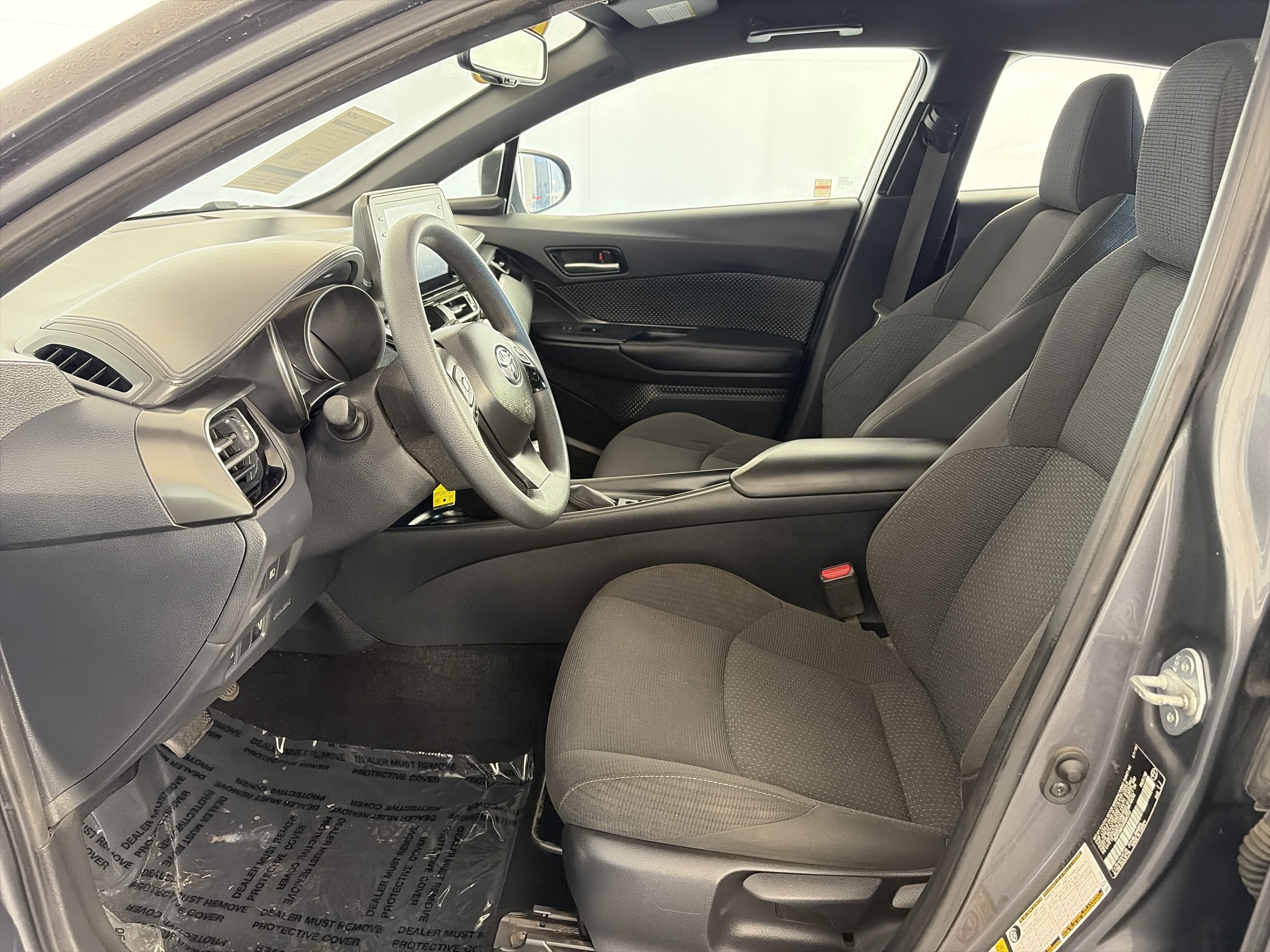 Used 2019 Toyota C-HR LE FWD image 6