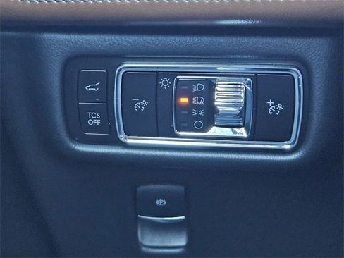 Certified 2023 Lincoln Nautilus Reserve w/ Equipment Group 201A image 22