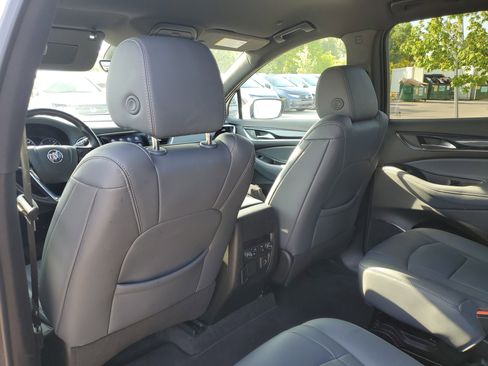 Used 2024 Buick Enclave Premium image 17