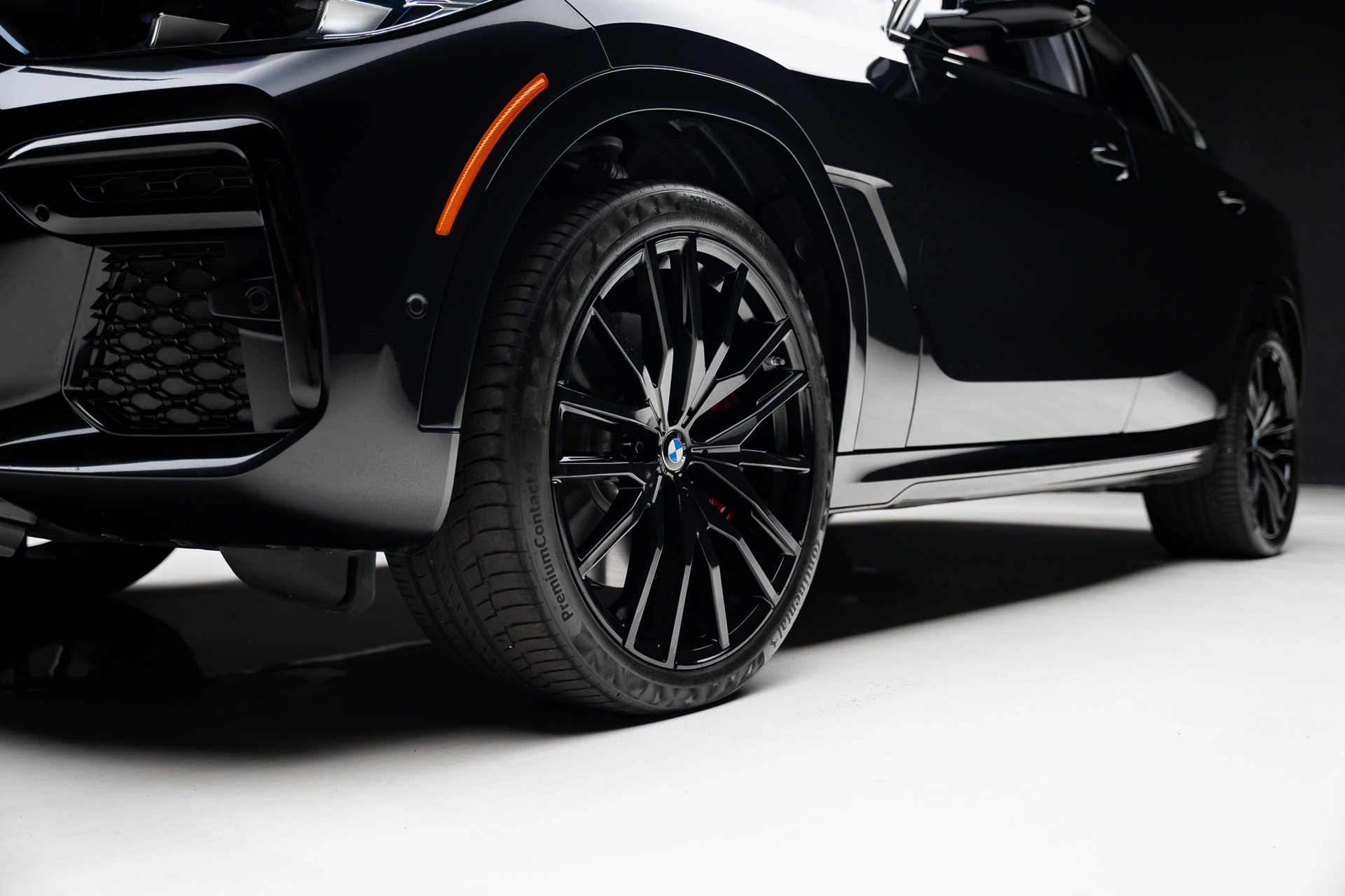 Used 2022 BMW X6 M50i w/ Premium Package AWD/4WD image 77