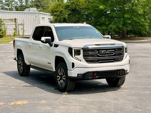 Used 2024 GMC Sierra 1500 AT4 w/ Technology Package AWD/4WD image 11