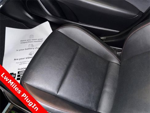 Used 2025 Toyota Prius Plug-In Hybrid image 25