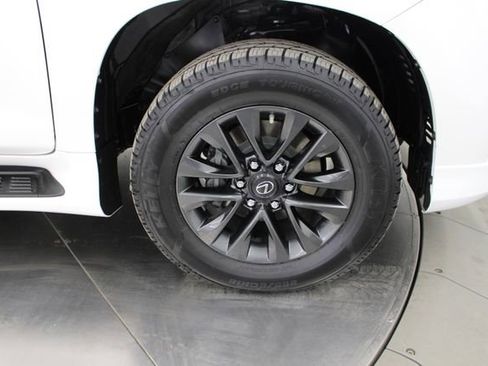 Used 2021 Lexus GX 460 Premium w/ Premium Package image 54