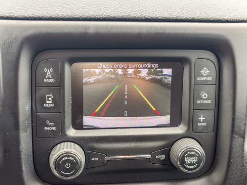 Used 2018 Jeep Compass Latitude AWD/4WD image 24