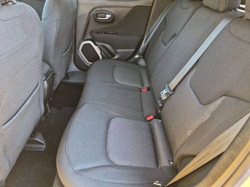 Used 2016 Jeep Renegade Latitude w/ Safety & Security Group AWD/4WD image 19