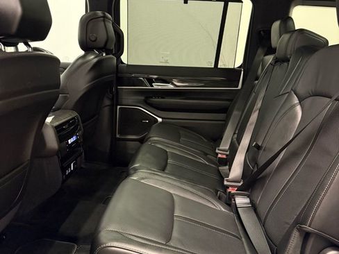 Used 2022 Jeep Wagoneer Series II w/ Convenience Group I image 20