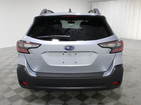 Used 2024 Subaru Outback Premium AWD/4WD image 27