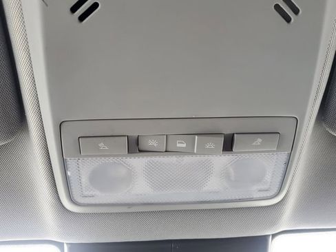 Certified 2022 Chevrolet Trax LT w/ Midnight Edition image 33