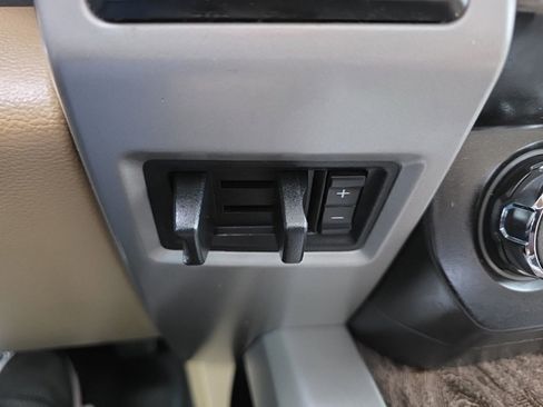 Used 2019 Ford F250 Lariat w/ Lariat Ultimate Package image 31