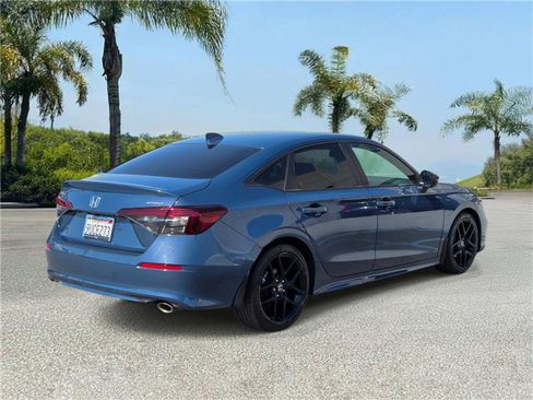 Used 2025 Honda Civic Sport image 4