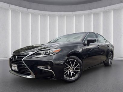 Used 2016 Lexus ES 350 w/ Navigation System Package
