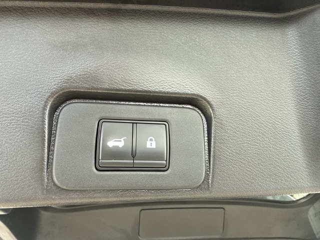 Used 2024 Nissan Rogue SV FWD image 7