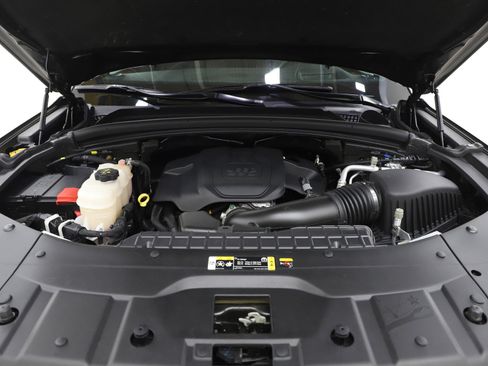 Used 2023 Jeep Grand Cherokee L Summit AWD/4WD image 36