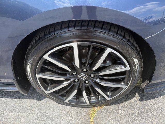 Used 2024 Honda Accord Touring image 14