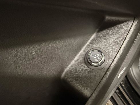 Used 2019 Chevrolet Traverse Premier w/ Redline Edition AWD/4WD image 31