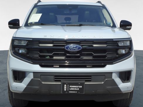Used 2025 Ford Expedition Max Active AWD/4WD image 8