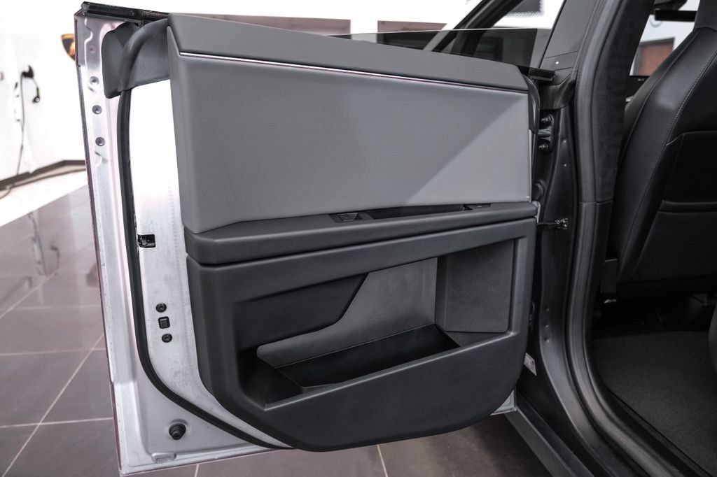 Used 2024 Tesla Cybertruck AWD Crew Cab image 42