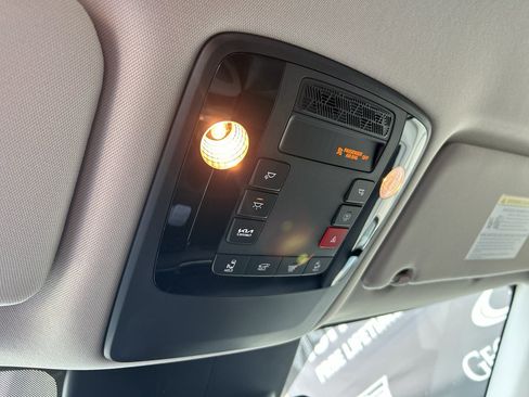 New 2026 Kia Carnival EX FWD image 28