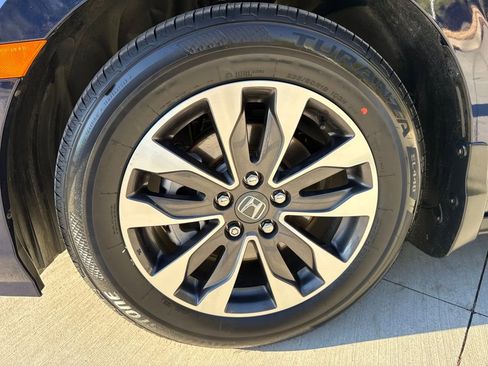 Used 2024 Honda Odyssey EX-L image 11
